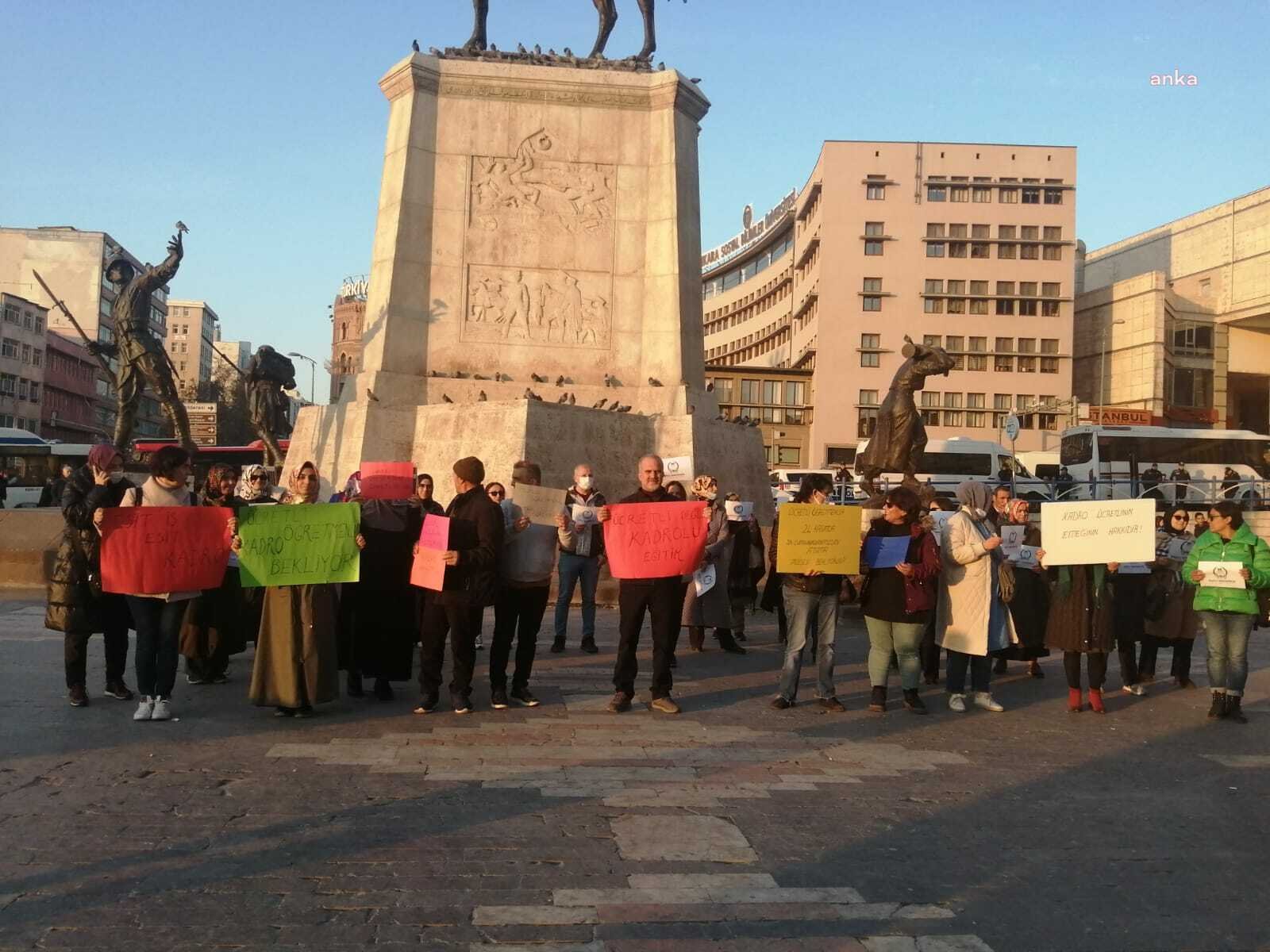 Ücretli Öğretmenler Dayanışma Derneği üyeleri; ücretli öğretmenlerin özlük hakları ve