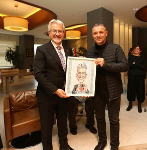 Odullu Karikaturistler, Nilufer Belediye Baskani Erdem Ile Bulustu