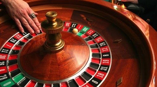 Psikiyatri Uzmanı Doç. Dr. Cemil Çelik konu hakkında bilgiler verdi. 
Kumar bağımlılığı, devamlı