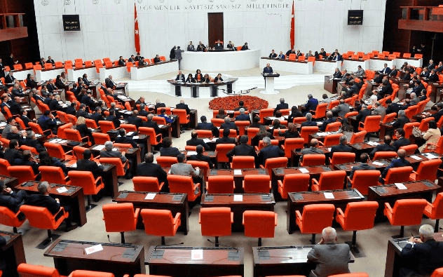 İYİ Parti Eskişehir Milletvekili Arslan Kabukcuoğlu, “Eczaneler, ecza depolarından ihtiyaçlarının