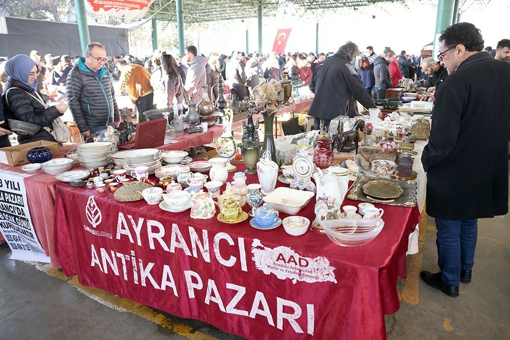 Çankaya Belediyesine bağlı Ayrancı Kapalı Pazaryeri’nde her ayın ilk pazarı
