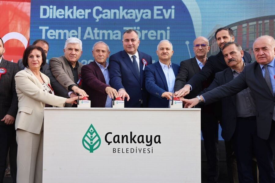 Çankaya Belediye Başkanı Alper Taşdelen, CHP Ankara Milletvekilleri ile birlikte