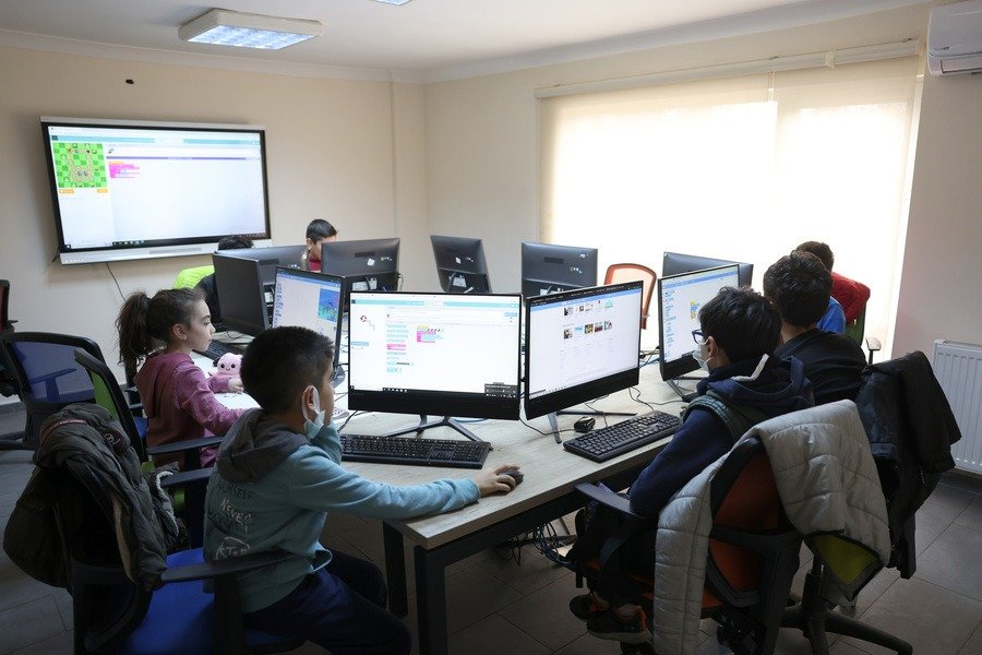 Çankaya Belediyesi, 150 çocuğu daha teknoloji ile geleceğe hazırlıyor. Çankaya