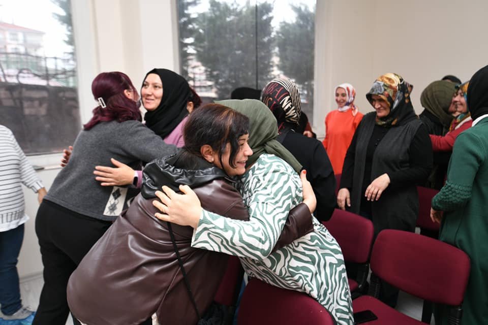 Hanım Evlerinde hayatın her alanı ile ilgili mesleki ve hobi