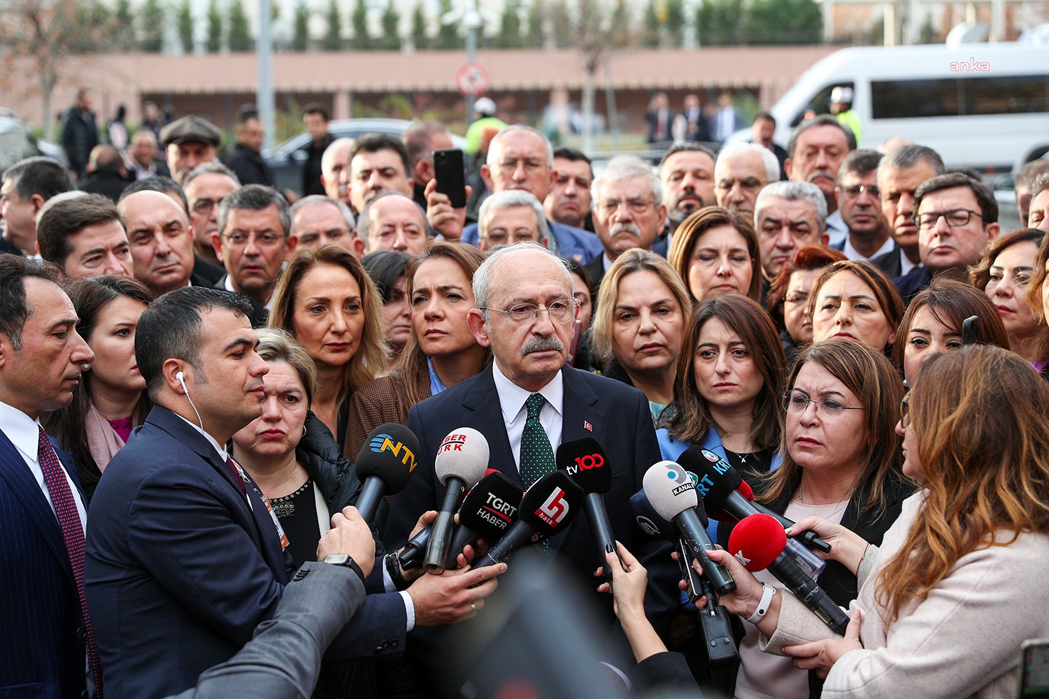 CHP Genel Başkanı Kemal Kılıçdaroğlu, parti yöneticileri ve milletvekilleri ile
