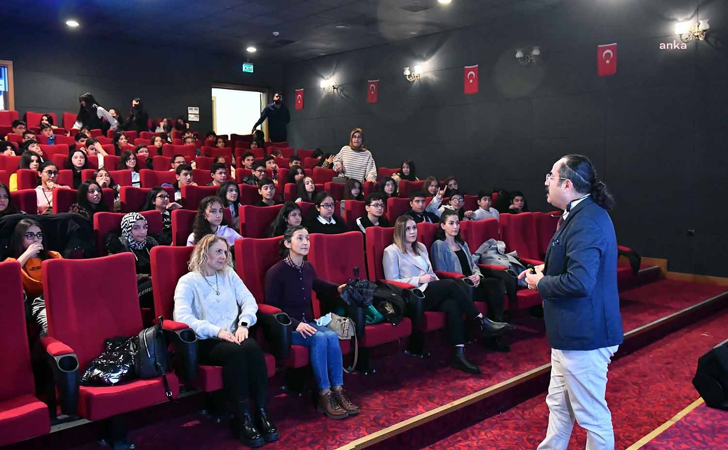 ABB’den YKS ve LGS’ye Hazırlanan Öğrenciler İçin Motivasyon Semineri Ankara Büyükşehir Belediyesi (ABB), Yükseköğretim Kurumları Sınavı (YKS) ve Liselere