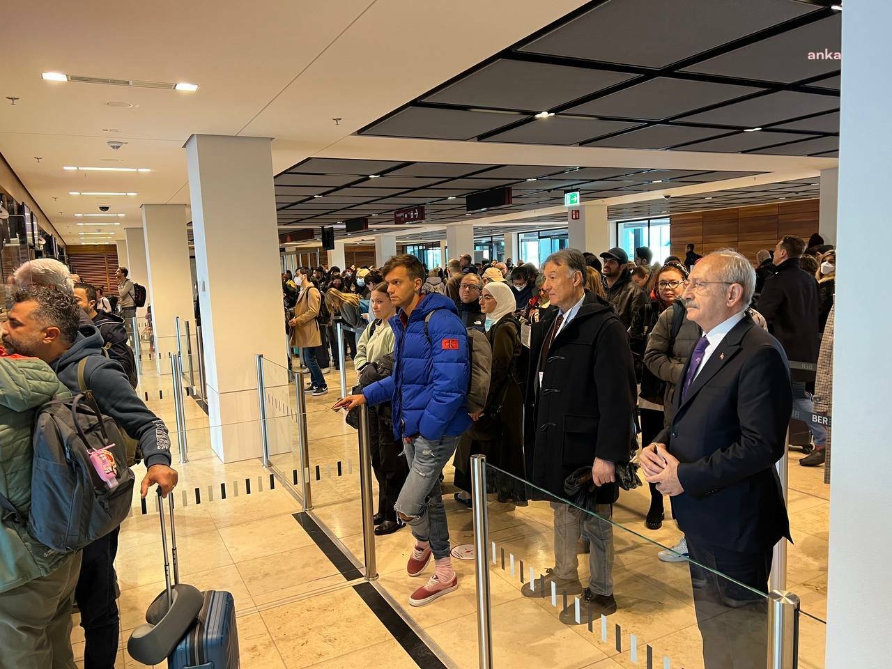 CHP Lideri Kılıçdaroğlu Almanya’da CHP Genel Başkanı Kemal Kılıçdaroğlu’nun Almanya programı bugün başladı. Kılıçdaroğlu, THY’nin