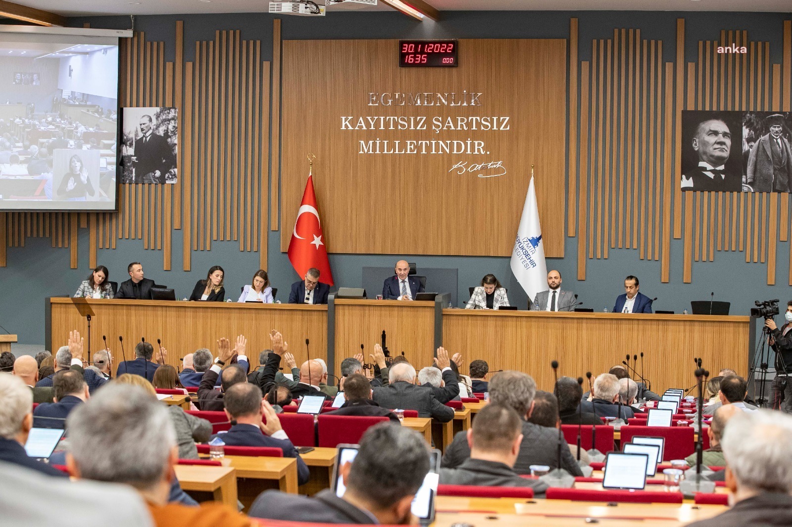 İzmir Büyükşehir Belediyesi’nin 2023 yılı bütçesinin 25 milyar 900 milyon