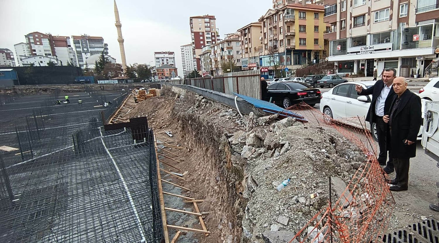 Yenimahalle Belediyesi’nden Şentepe’ye Hem Pazar Hem Sosyal Tesis Yenimahalle Belediyesi, haftanın bir günü kullanılan pazar yerlerini, bölgenin ihtiyacına