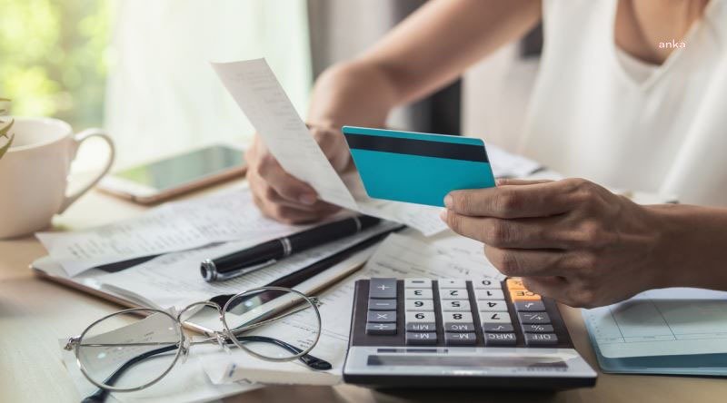 Bireysel Kredi Kartı Borçları Geçen Yıla Göre Yüzde 99 Arttı Yurttaşların 2022 yılında bireysel kredi kartı borcu ile ilgili yapılan