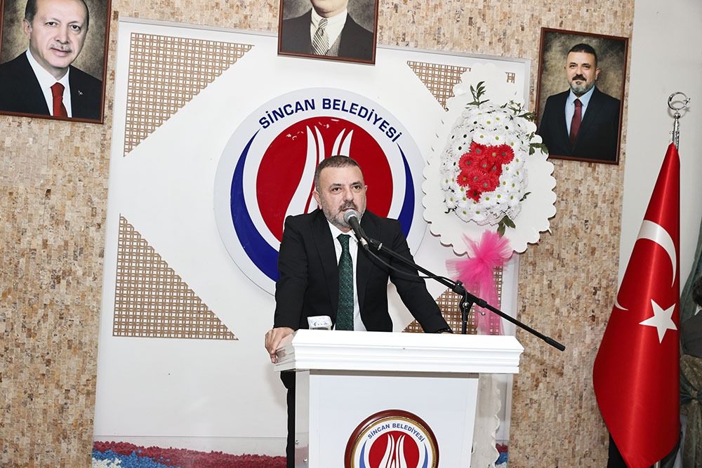 Sincan Belediye Başkanı Murat Ercan Öğretmenler Günü dolayısıyla Sincan’da görev yapan