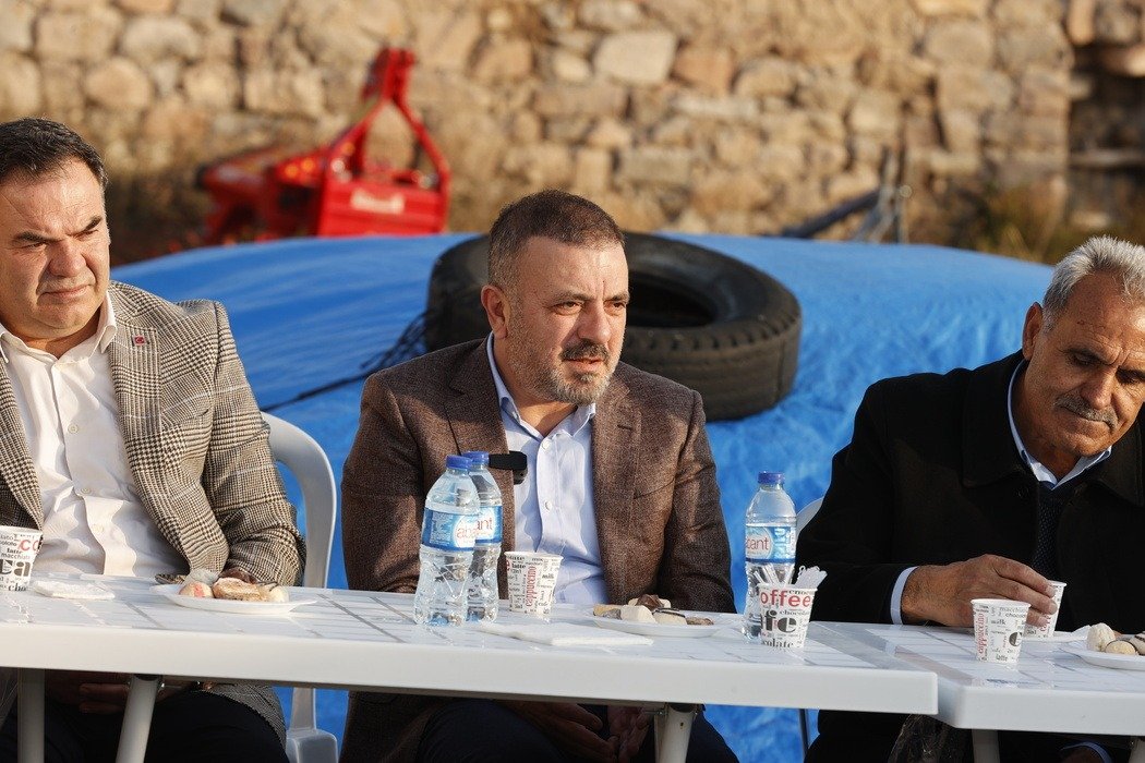 Vatandaşlarla yüz yüze iletişime büyük önem veren Sincan Belediye Başkanı