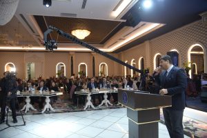 Ogretmen Baskan’dan Meslektaslari Onuruna Aksam Yemegi