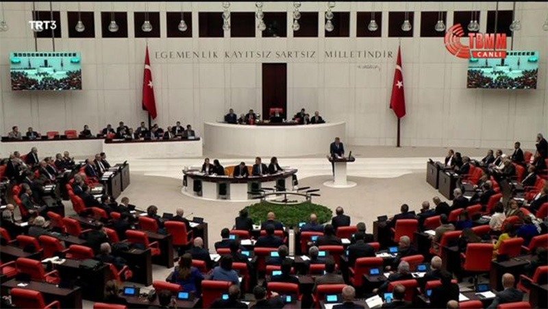 CHP’li Engin Altay’tan Cumhurbaşkanı Yardımcısı Oktay’a: “AK Parti’de Altılı Masa Sendromu Var” CHP Grup Başkanvekili Engin Altay, TBMM’de 2023 yılı bütçe görüşmelerinde