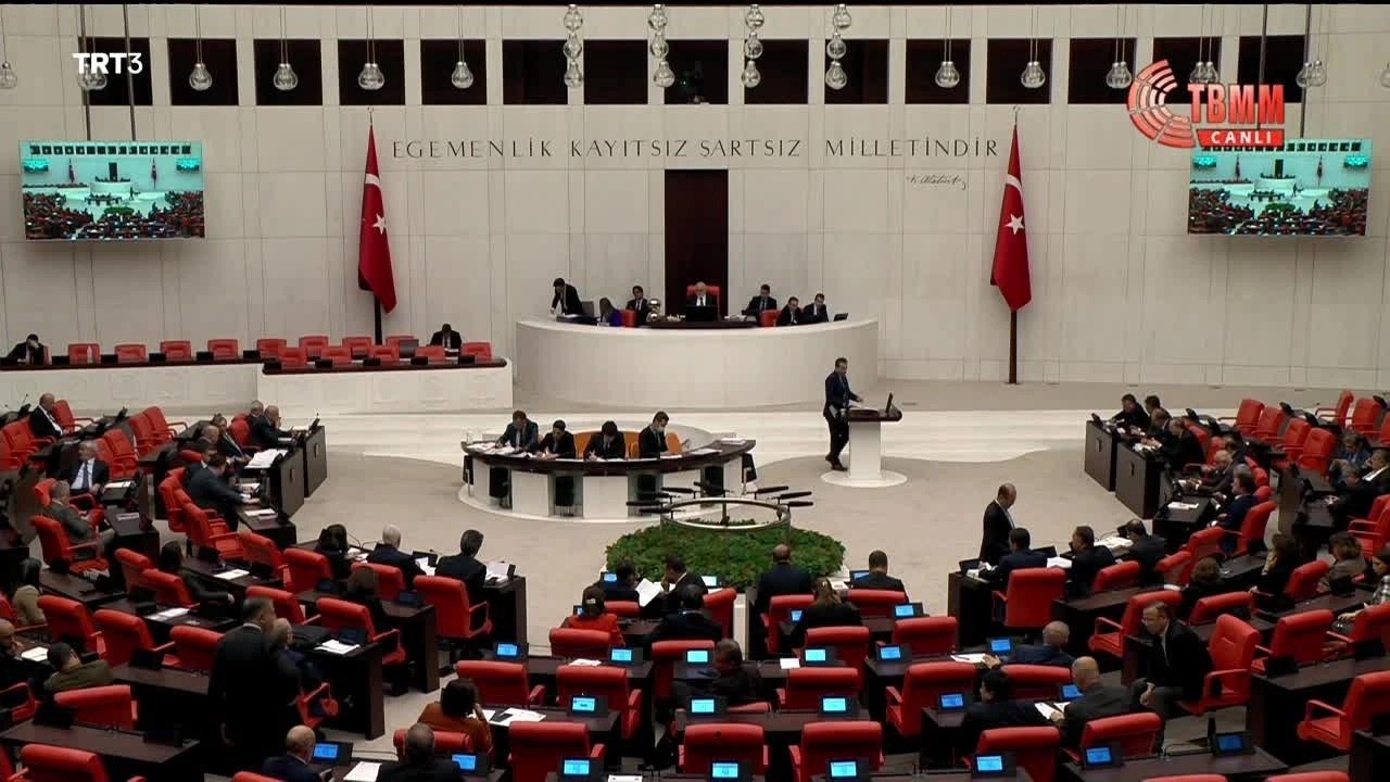 AKP, Meclis’in 27, 28, 29 Aralık günlerinde tatil olmasını önerdi.