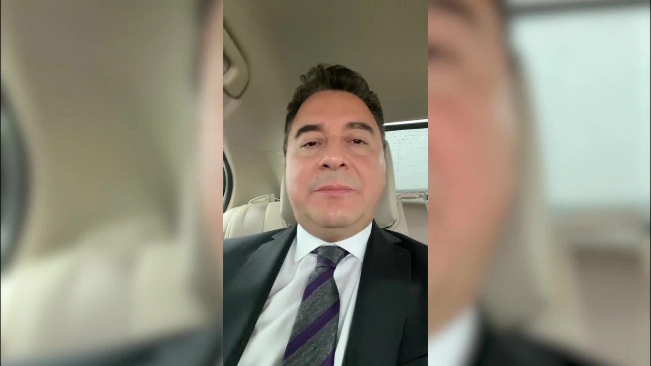 Demokrasi ve Atılım (DEVA) Partisi Genel Başkanı Ali Babacan, Cumhurbaşkanı