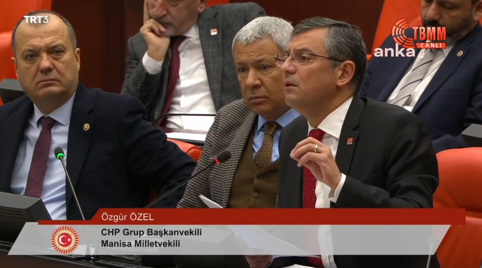 CHP Grup Başkanvekili Özgür Özel, bütçe görüşmelerine yerli otomobil TOGG’la