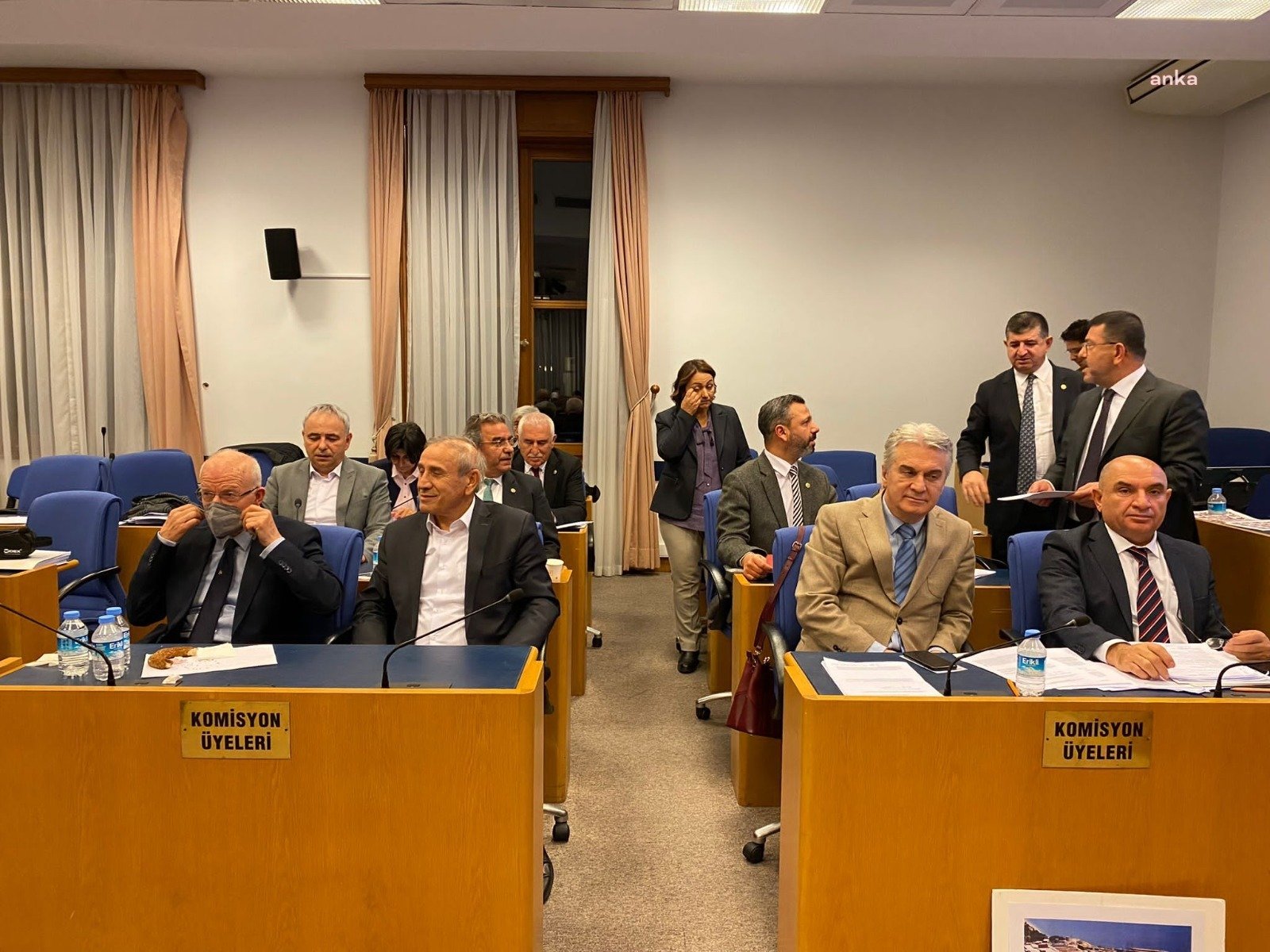 Burak Erbay’dan Önerge İle 200 Milyarlık Borçlanmaya Tepki: “Cumhuriyet Tarihinin En Büyük Kapkaç Olayını Yaşadık” AKP’nin 200 milyar TL borçlanma yetkisi istemesine tepki gösteren CHP