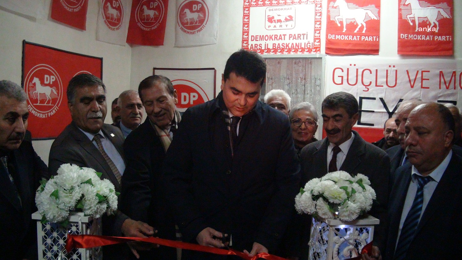Demokrat Parti Genel Başkanı Gültekin Uysal, “Vekaletimizi alan bir avukat