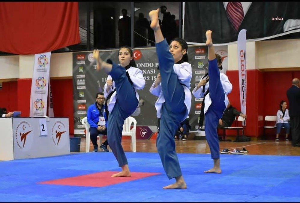 Bayraklı Belediyesi, ülke genelinden 281 kulübün katıldığı Taekwondo Poomsae Şampiyonası’nda