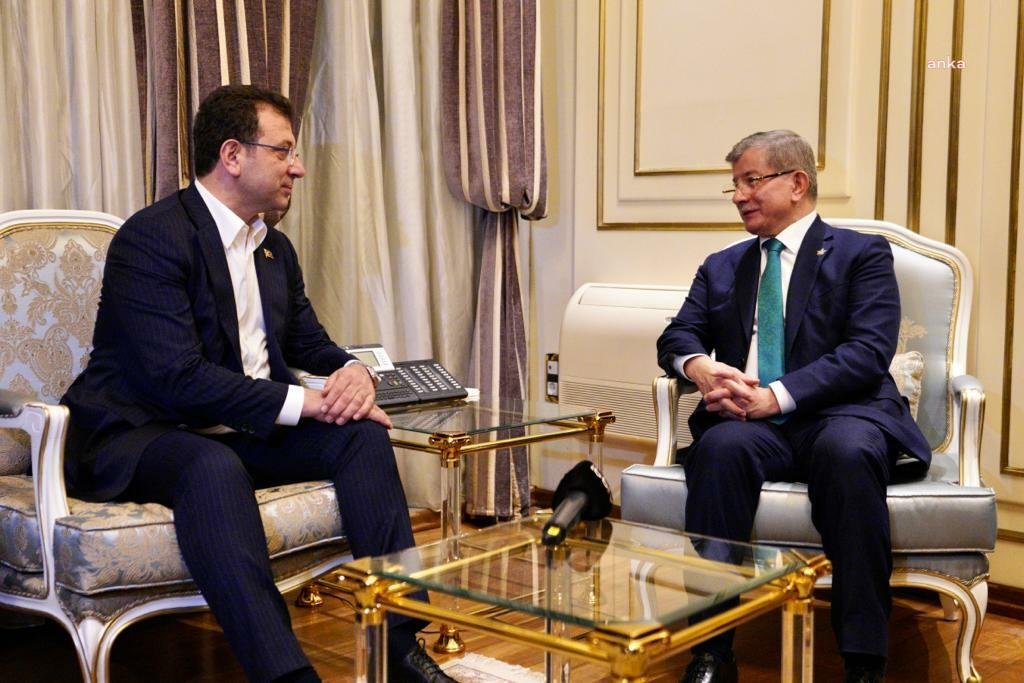 Gelecek Partisi Genel Başkanı Ahmet Davutoğlu, hakkında çıkan mahkumiyet kararının