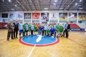 Basin Ligi'nin Dostluk Macinda Baslama Vurusunu Tunc Soyer Yapti