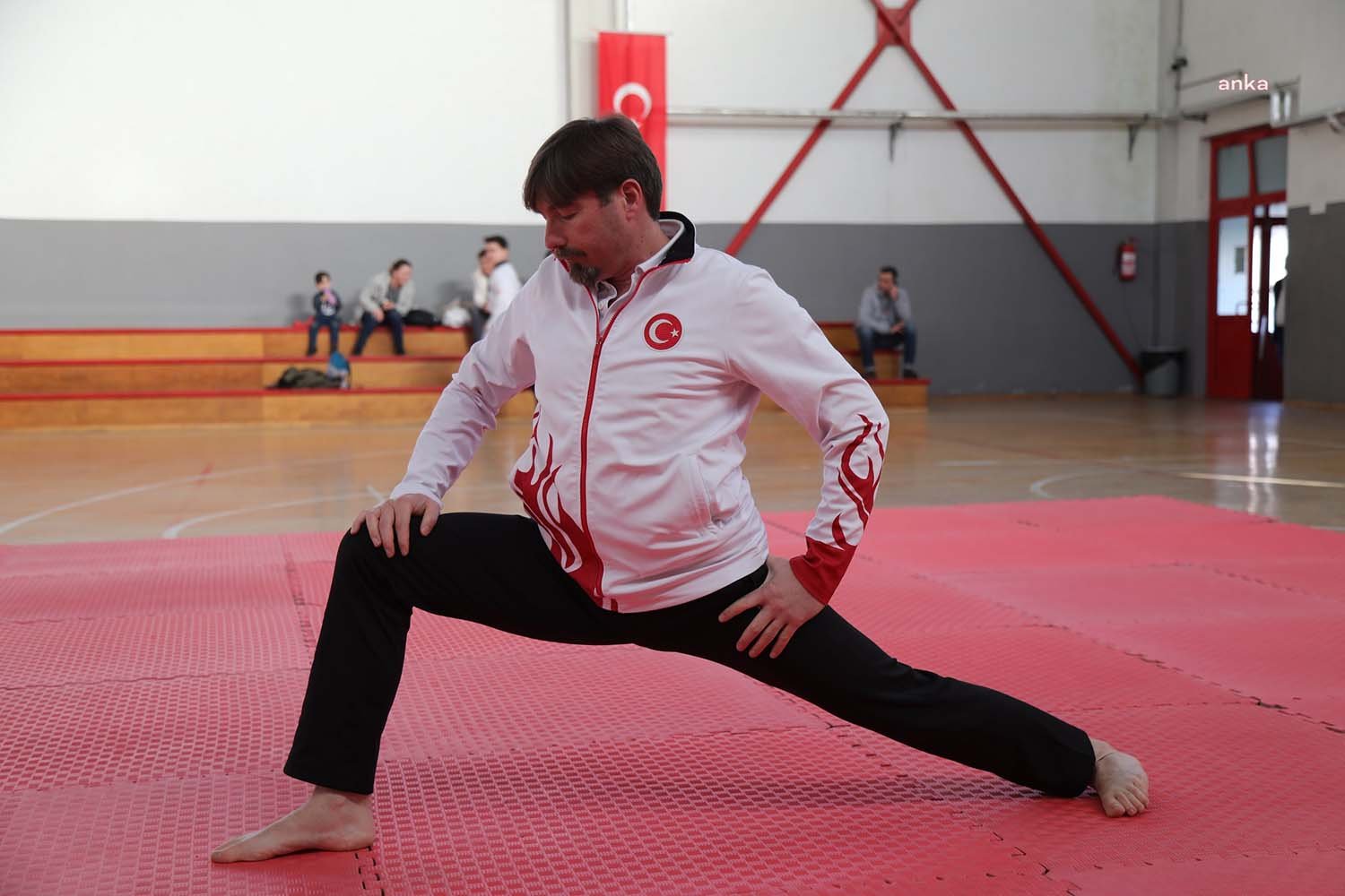 Gaziemir Belediyesi Taekwondo Antrenörü Volkan Yalçınkaya Türkiye Şampiyonu Oldu Isparta’da 10 ile 14 Aralık günleri arasında bin 200 sporcunun