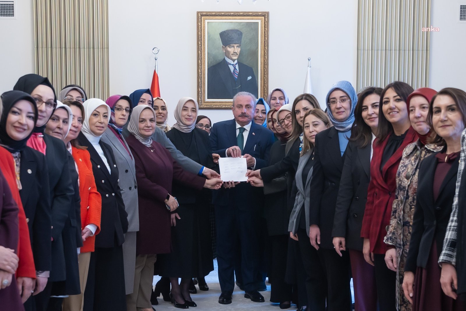 TBMM Başkanı Mustafa Şentop, milletvekili danışmanlarının 'iş sonu tazminatı' alabilmeleri