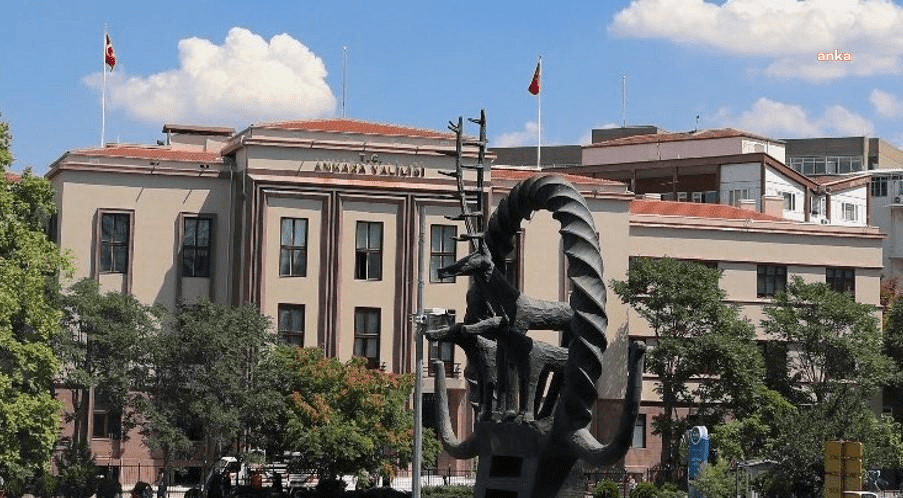 Ankara Valiliği, yılbaşı kutlamaları nedeniyle yarın araç trafiğine kapatılacak yolları