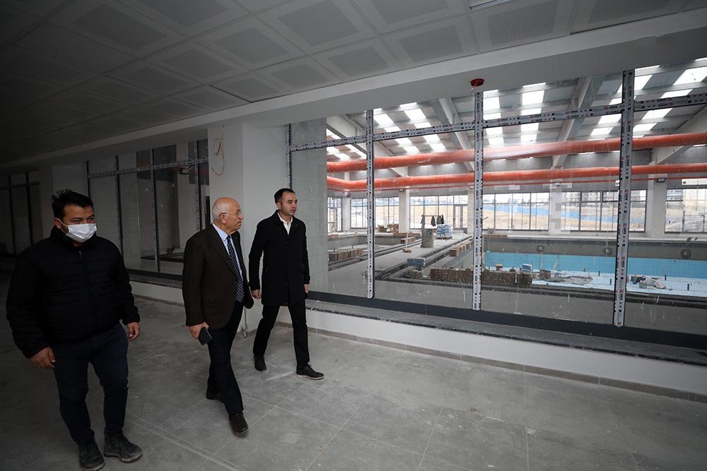 Yenimahalle Belediyesi tarafından yapımına başlanan Ata Mahallesi Yüzme Havuzu ve