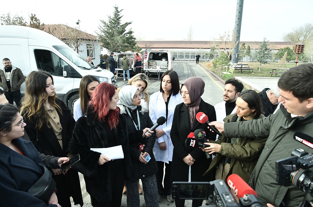 Mamak Belediyesi  Sokak Hayvanları Rehabilitasyon Merkezi ve Geçici Bakımevi kapılarını