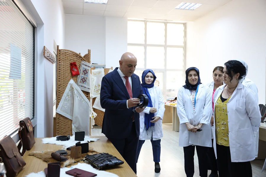 Keçiören Belediyesi bünyesinde ücretsiz hizmet veren Keçiören Sanat ve Meslek