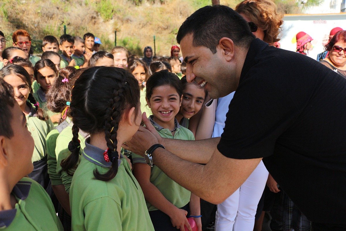 Çocukların Beslenme Çantalarını Kuşadası Belediyesi Hazırlayacak Kuşadası Belediyesi, üniversite öğrencilerinin ardından ilk ve ortaokul öğrencilerine de