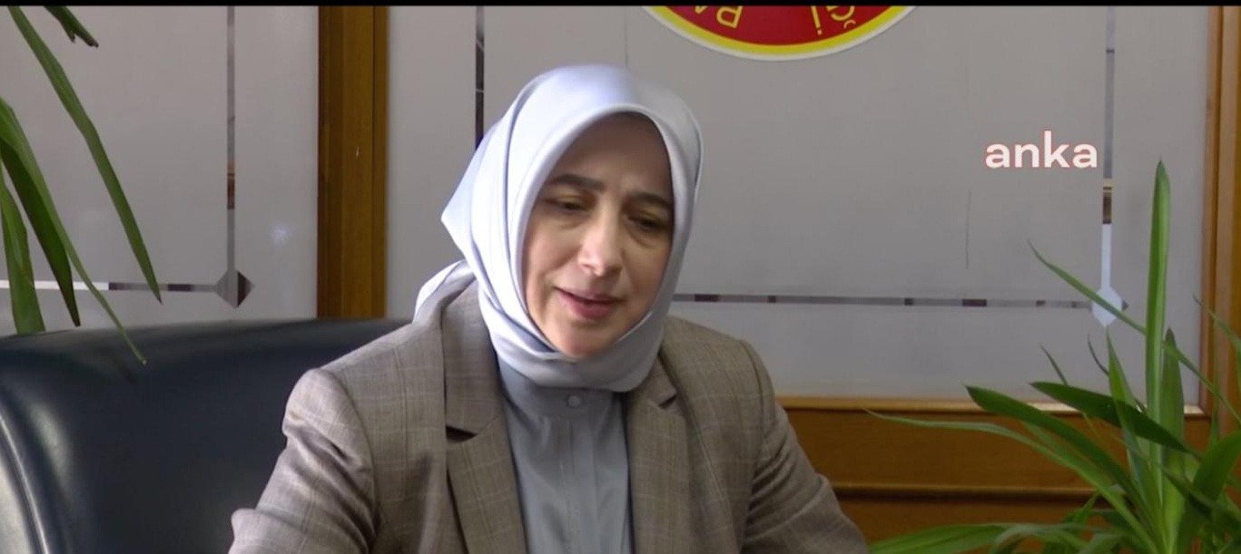 AKP Grup Başkanvekili Özlem Zengin, başörtüsü konusundaki anayasa değişikliği teklifiyle