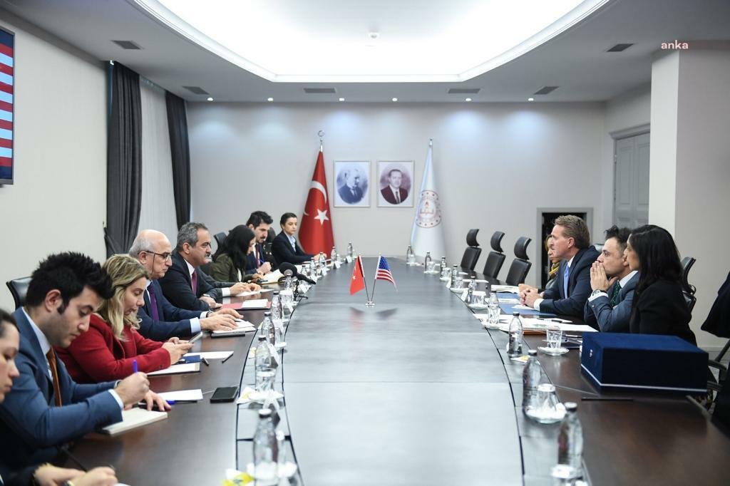 Milli Eğitim Bakanı Mahmut Özer, ABD Büyükelçisi Jeffry Lane Flake