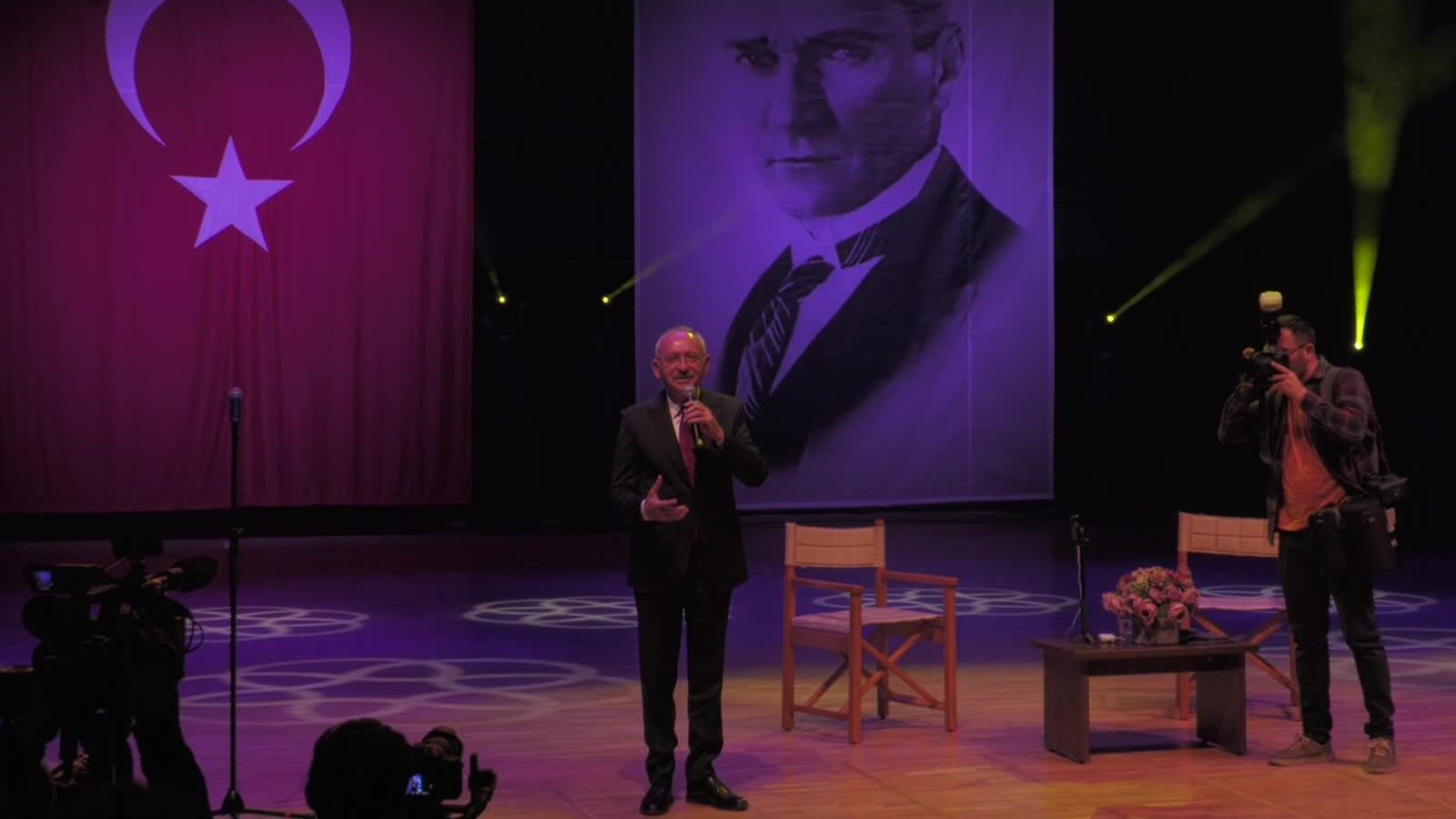 CHP Genel Başkanı Kemal Kılıçdaroğlu, Müjdat Gezen’ın 70. sanat yılını