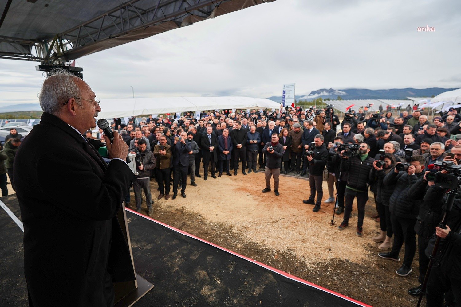 CHP Genel Başkanı Kılıçdaroğlu, Denizli’de: “Elimden Tutan Yok, Engel Çıkaran Var. Ama Bay Kemal Şikâyet Etmez. Onun Görevi Bütün Engelleri Aşıp Amaca Ulaşmaktır” CHP Genel Başkanı Kemal Kılıçdaroğlu, Denizli’de; “Şanlıurfalılara söyledim. ‘Büyükşehir belediye