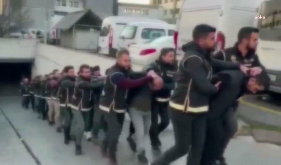 İstanbul’daki Haliç Köprüsü’nün üzerinde bir kişinin öldüğü ve bir kişinin