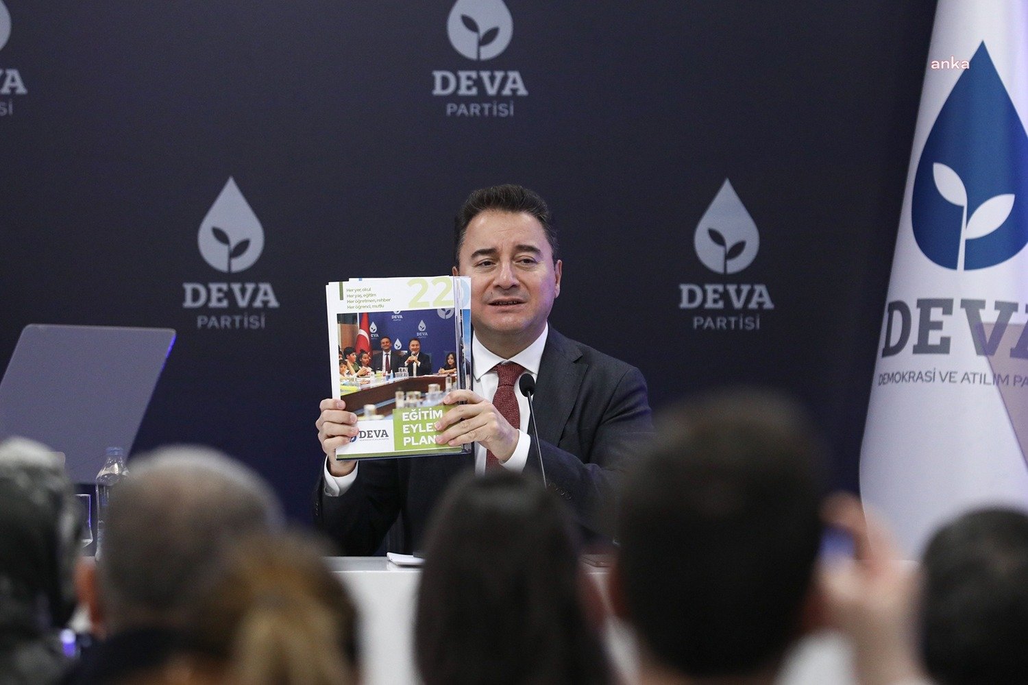 Ali Babacan, Partisinin ‘Eğitim Eylem Planı’nı Açıkladı: “Türkiye; Öğrenen, Bilgiye Erişebilen, Ama Aynı Zamanda Sorgulayan Gençlerle Yükselecek” Demokrasi ve Atılım (DEVA) Partisi Genel Başkanı Ali Babacan, partisinin