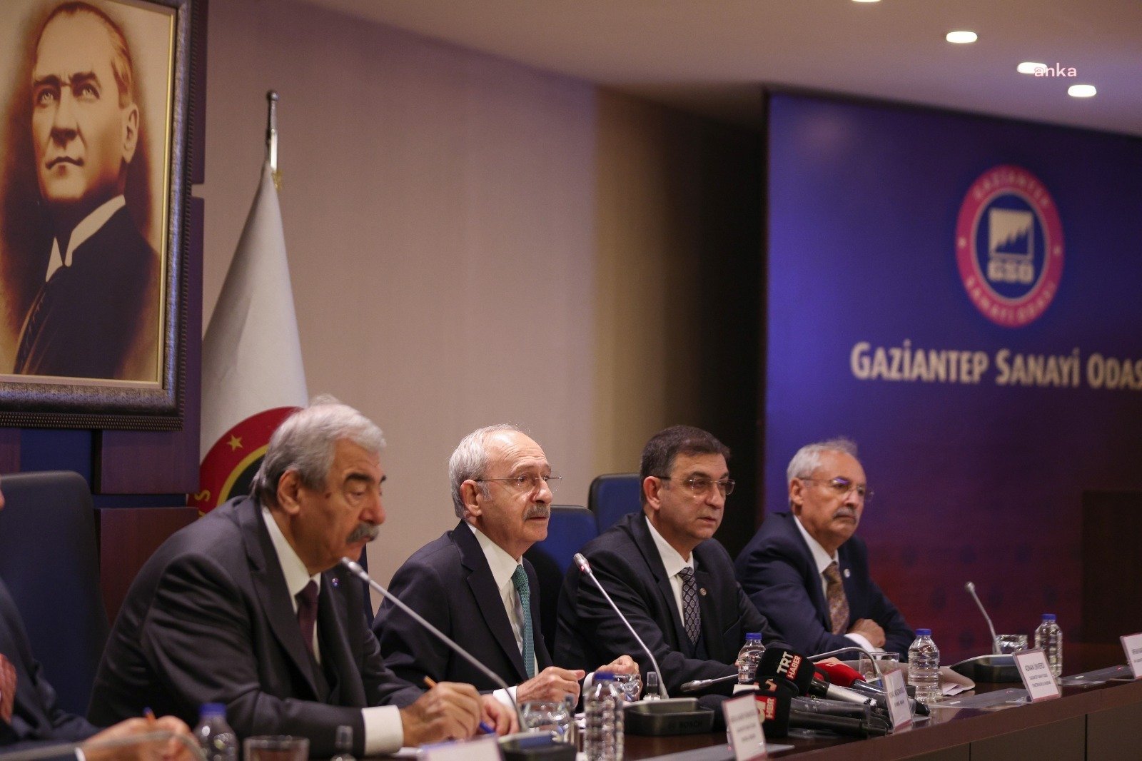 CHP Genel Başkanı Kemal Kılıçdaroğlu, Gaziantep Sanayi Odası'na yaptığı ziyarette,