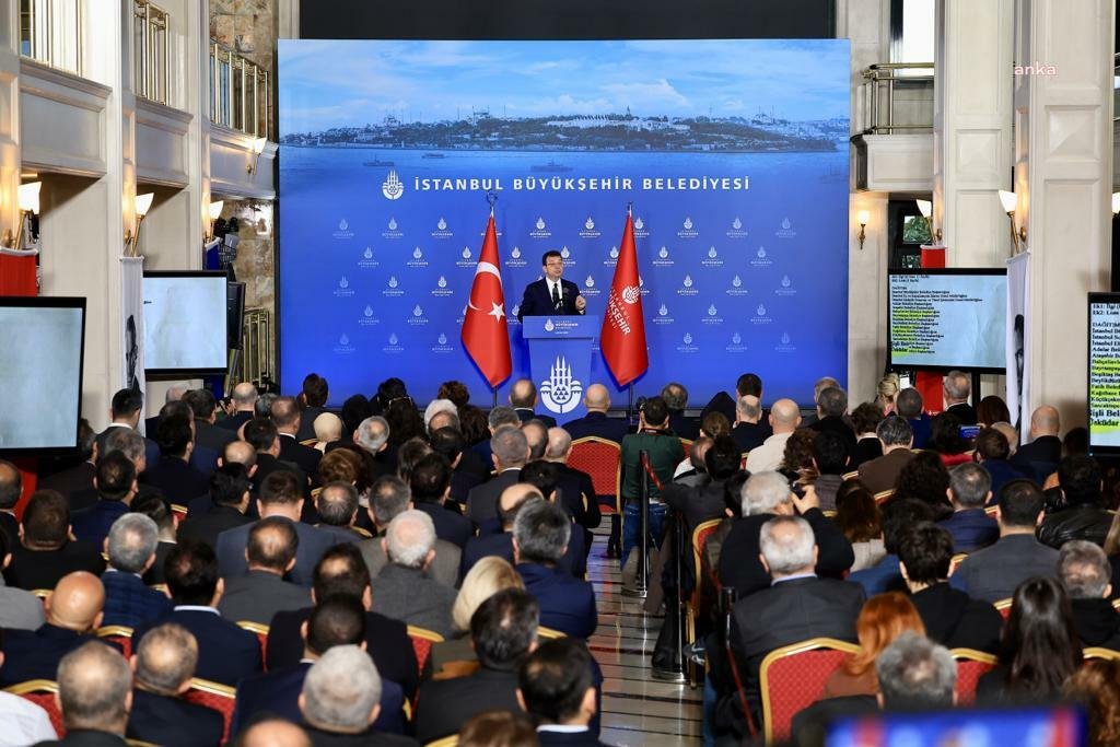 İstanbul Büyükşehir Belediye (İBB) Başkanı Ekrem İmamoğlu, İçişleri Bakanı Süleyman