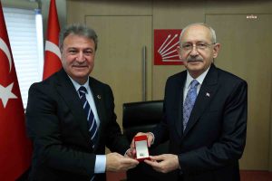 bornova-heyetinden-chp-genel-baskani-kilicdarogluna-ziyaret
