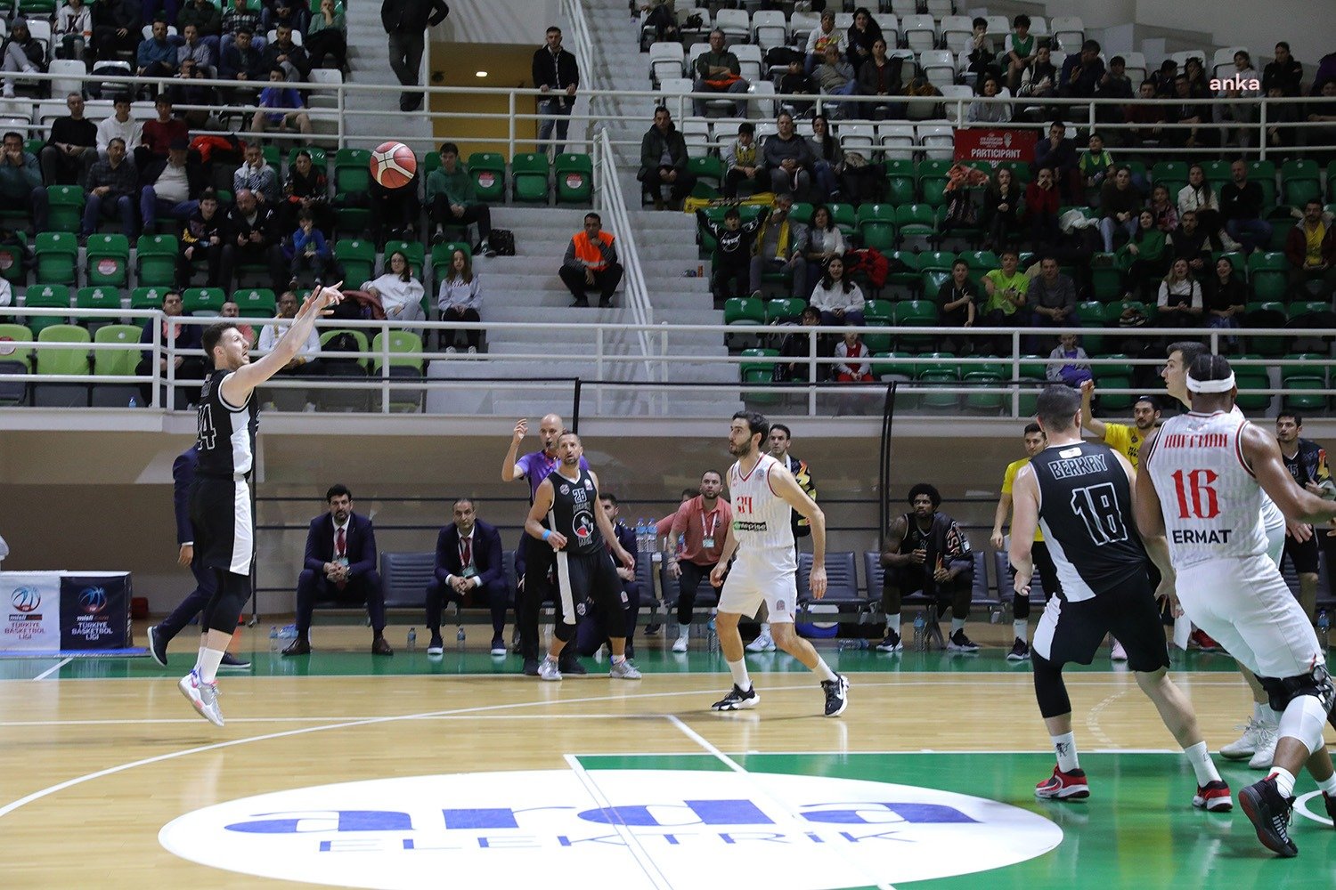 Misli.com Erkekler Basketbol Ligi'nde mücadele eden MSK Mersin Büyükşehir Belediyesi,