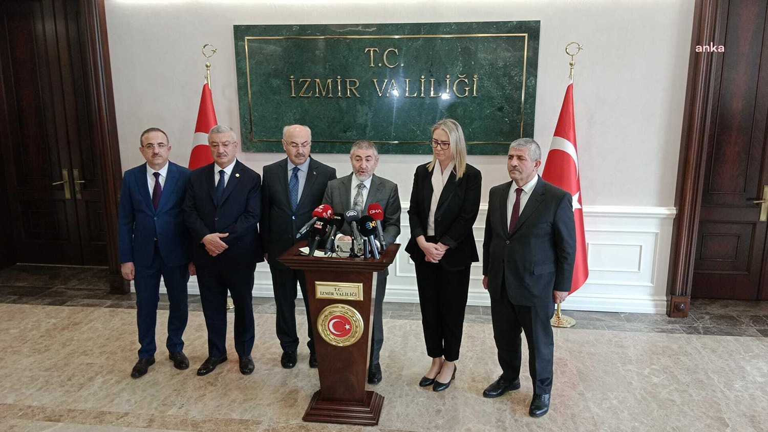 Hazine ve Maliye Bakanı Nureddin Nebati, İzmir’de; “Hem ülkemiz hem