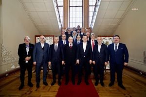 14 Farkli Is Kolu Temsilcisi Ile CHP’li Belediye Baskanlarindan Imamoglu’na Destek Ziyareti. Imamoglu: "Bunu da Atlatacagiz Milletimize Sonsuz Guveniyorum"