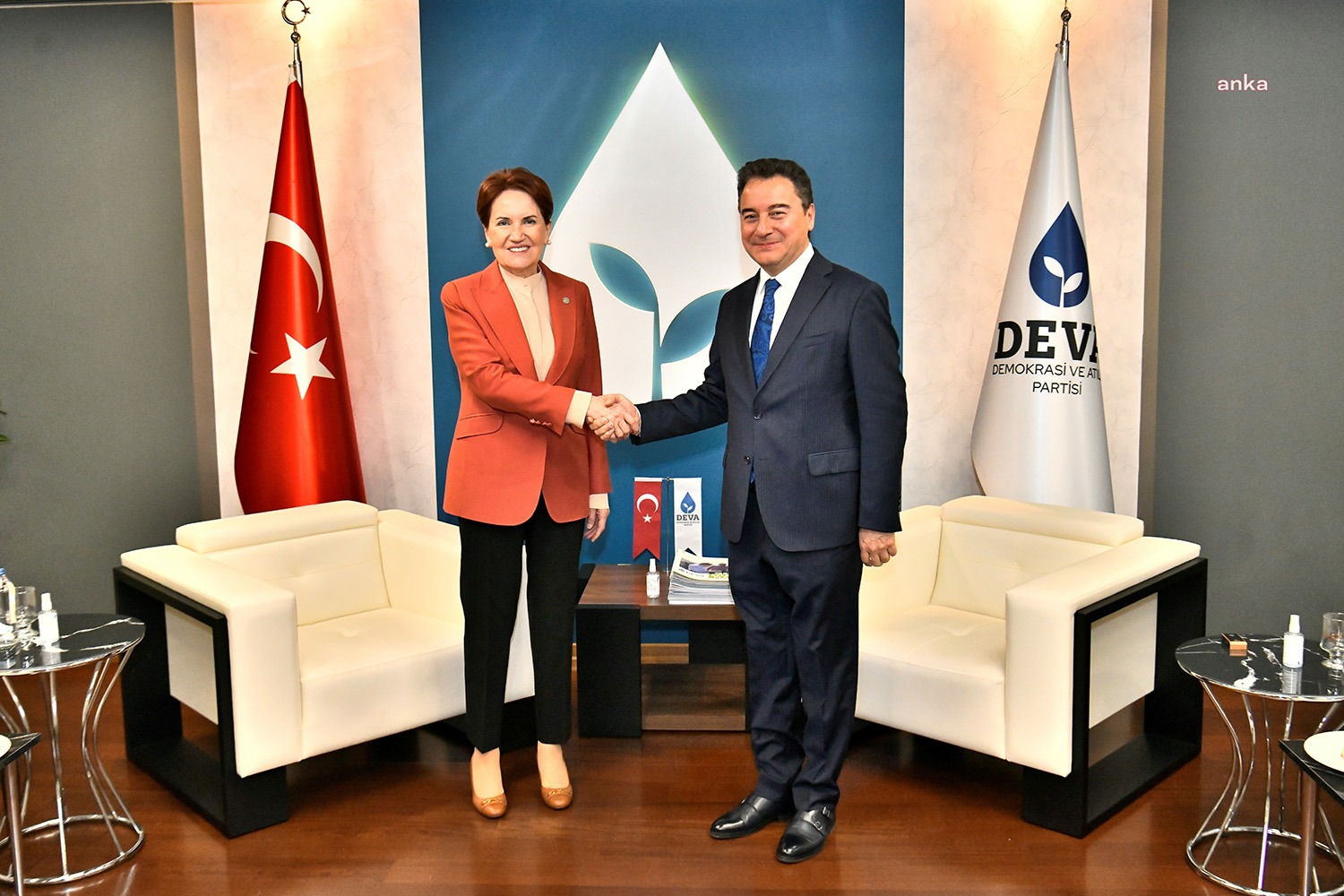 İYİ Parti Genel Başkanı Meral Akşener, altı siyasi parti liderinin