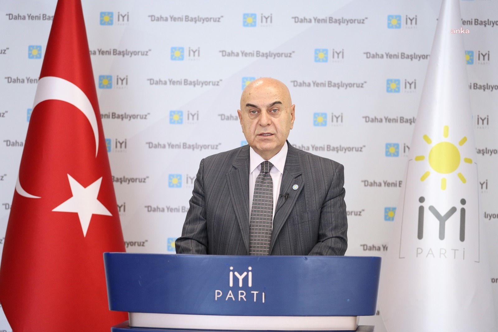 Cihan Paçacı: “Altılı Masayı Oluşturan Sayın Genel Başkanların İradelerini Koruyup Kollamak Amacıyla; İYİ Parti’deki Kurumsal İlişkiler Başkanlığı Görevimden İstifa Ediyorum” İYİ Parti Kurumsal İlişkiler Başkanı Cihan Paçacı, bu görevinden istifa