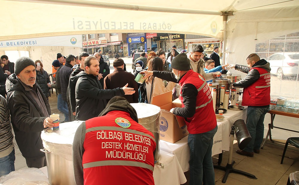 Gölbaşı Belediyesi, üç ayların başlangıcı olan Regaip Kandili dolayısıyla vatandaşa
