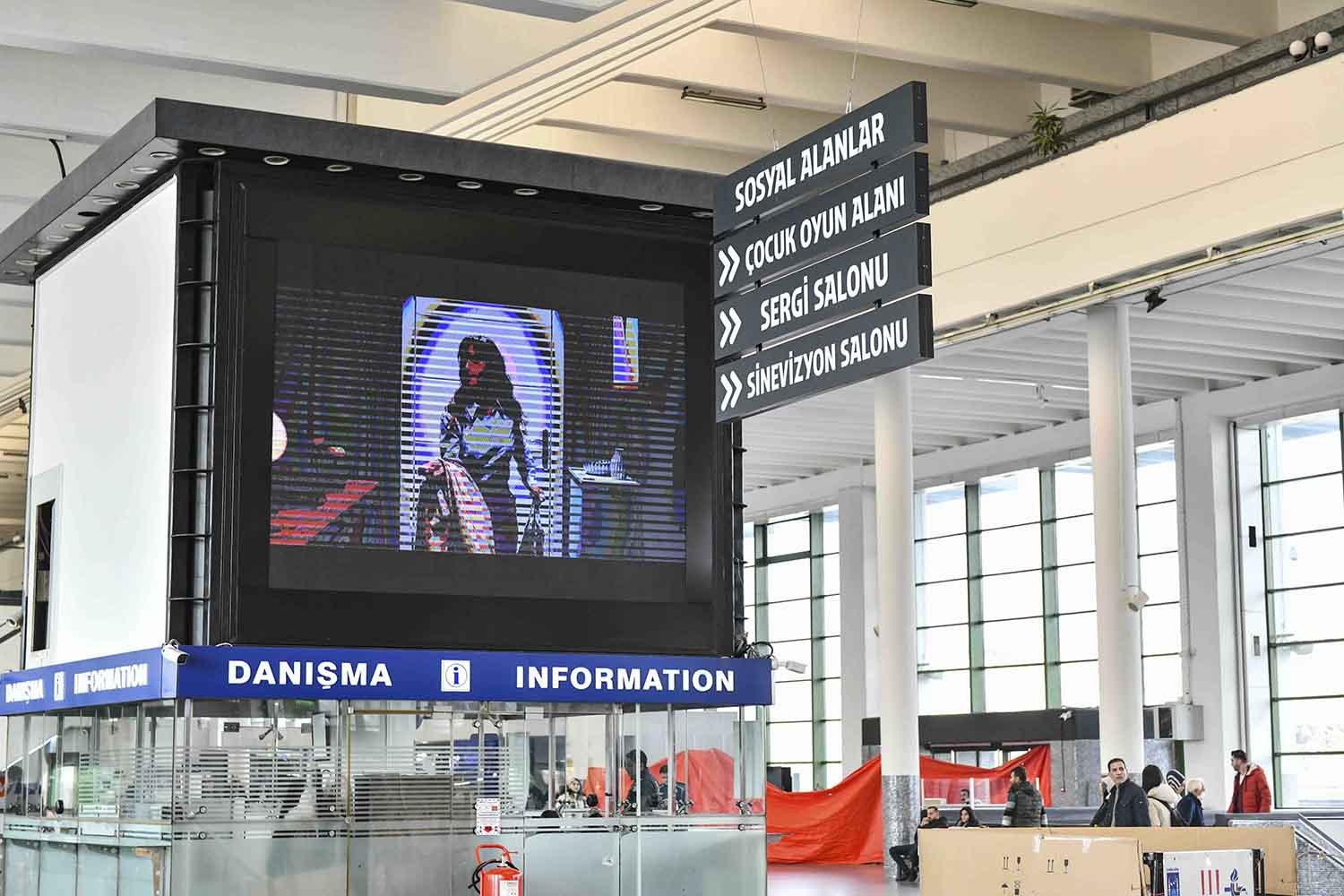 Ankaralılar Yenilenmiş AŞTİ’yi Çok Sevdi Ankara Büyükşehir Belediyesinin gerçekleştirdiği yenileme çalışmalarıyla daha modern bir hâle