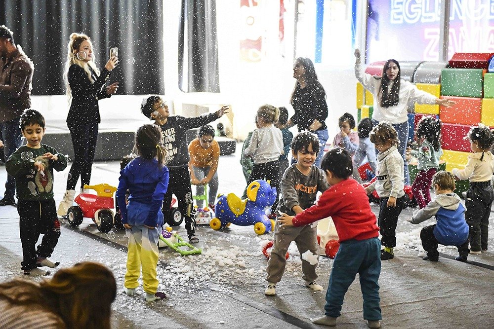Engelsiz Çocuk Gündüz Bakımevi’nde Yeni Yıl Coşkusu Ankara Büyükşehir Belediyesinin Çayyolu’nda hizmete açılan ve 3-6 yaş aralığındaki